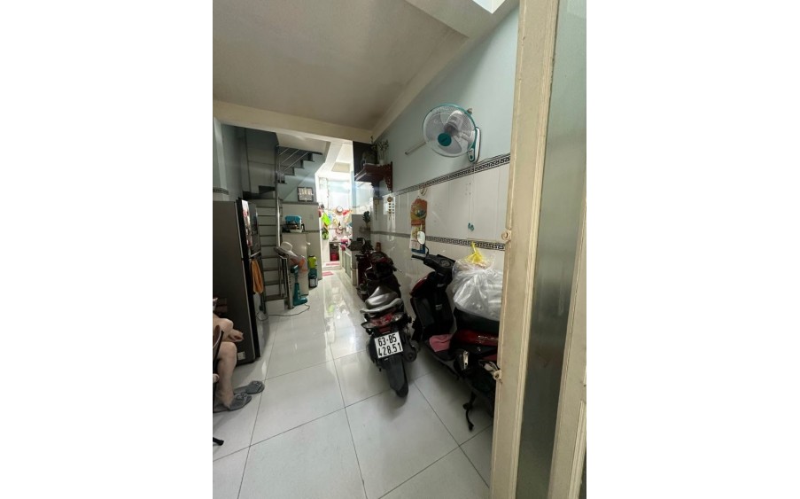 Sát MT tiền Trần Hứng Đạo Quận 5, Dt 3x8.5m. Chỉ 4.5 tỷ.